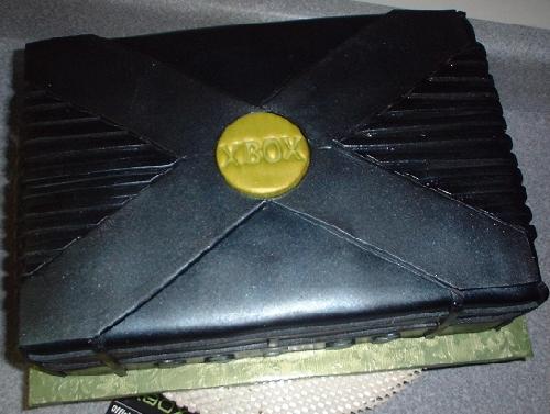 Here are a few Xbox cakes I